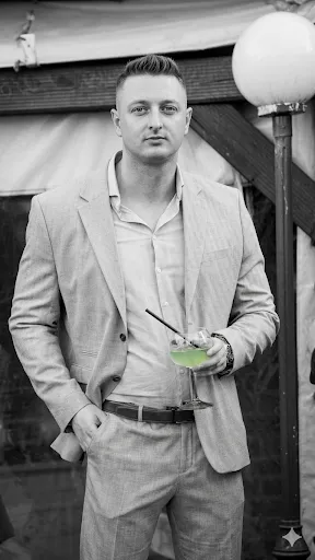 Julian Kustynowicz – Co-Founder und Geschäftsführer von ATLAS Consulting